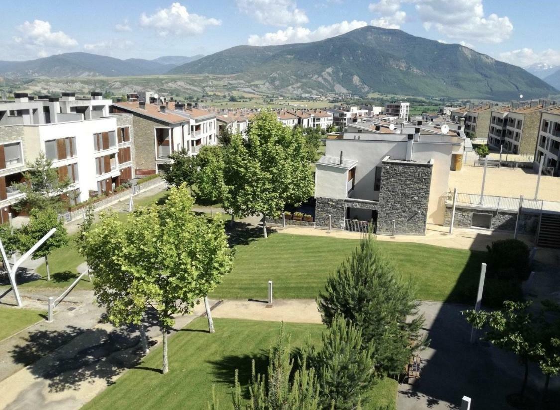Deluxe Pirineos Lejlighed Sabiñánigo Eksteriør billede